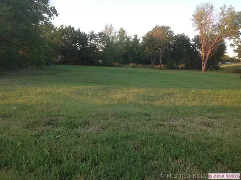 2425 E Apache St, Tulsa, OK 74110