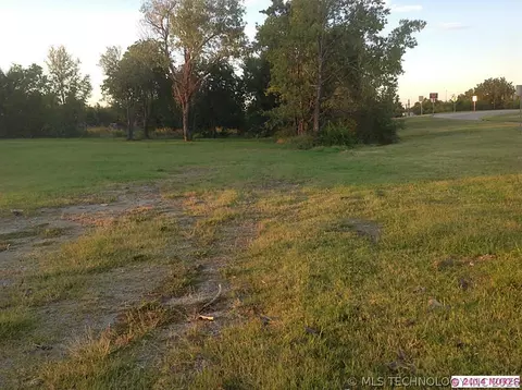2429 E Apache St, Tulsa, OK 74110