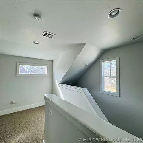 Entry Way - 811 Mclish St, Ardmore, OK 73401 photo 11 of 11