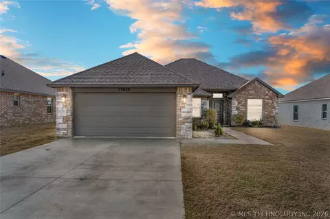 27608 E 109th Pl S, Coweta, OK 74429
