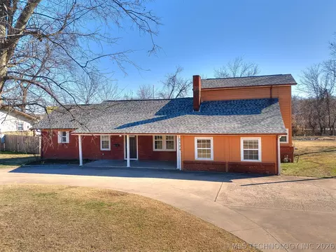 2524 W 51st St, Tulsa, OK 74107