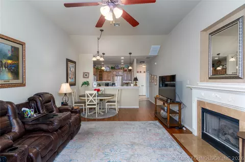 8126 E 74th Ct, Tulsa, OK 74133 photo 3