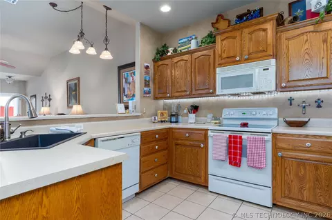 8126 E 74th Ct, Tulsa, OK 74133 photo 7