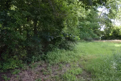 320 E Oak St, Stilwell, OK 74960