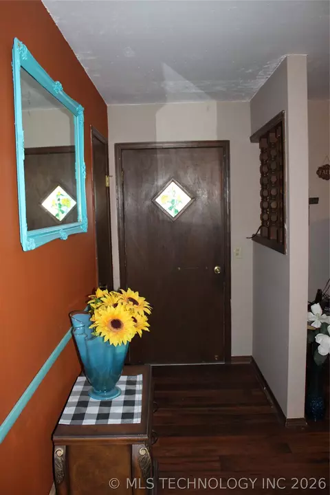 Entry Way - 303 Taz, Morrison, OK 73061 photo 1 of 2