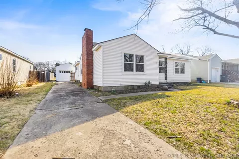 1860 S Armstrong Ave, Bartlesville, OK 74003