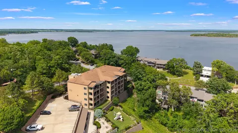 25 Grand Lake Drive 3c, Monkey Island, OK 74331