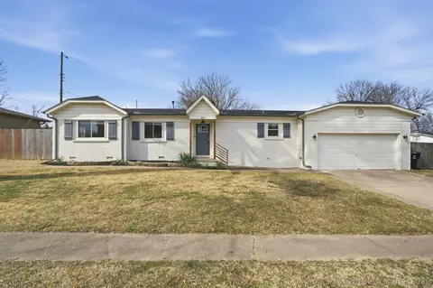 220 N 10th St, Broken Arrow, OK 74012