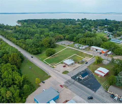 610 N Main St, Eufaula, OK 74432