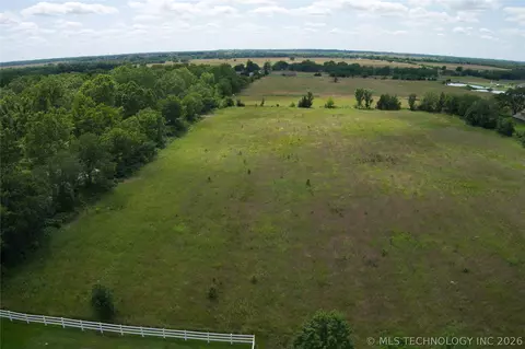 1140 S Pecan St, Nowata, OK 74048