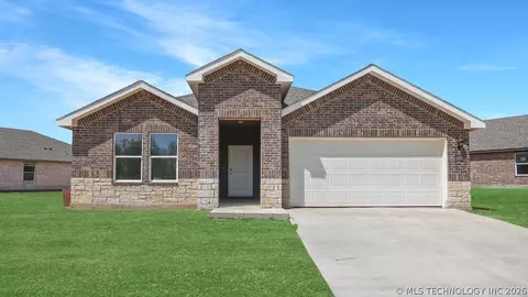 2208 E Toledo St, Broken Arrow, OK 74011