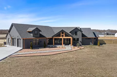 456 Tuscan Rd E, Ardmore, OK 73401