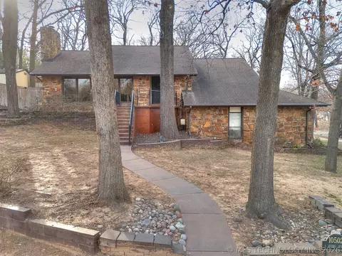 10502 S Quebec Ave, Tulsa, OK 74137