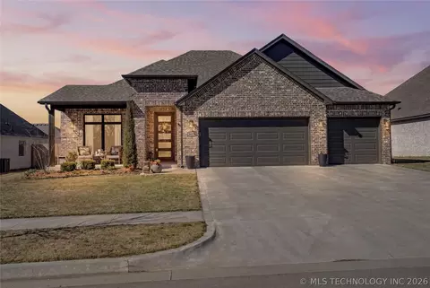 10726 S 281st East Ave, Coweta, OK 74429