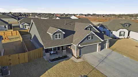 2906 W Albuquerque Pl, Broken Arrow, OK 74011