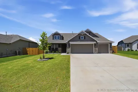 2906 W Albuquerque Pl, Broken Arrow, OK 74011