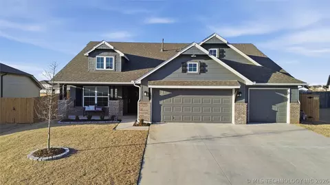 2906 W Albuquerque Pl, Broken Arrow, OK 74011