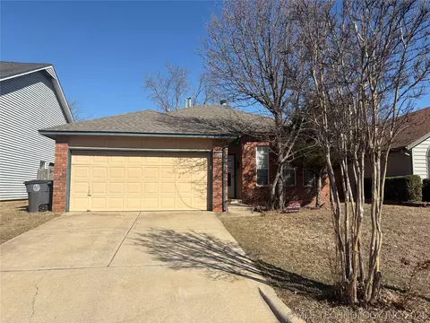 9021 E 87th Pl, Tulsa, OK 74133