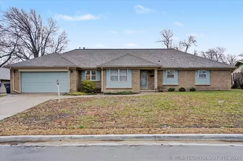 5021 S Irvington Pl, Tulsa, OK 74135