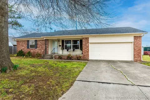 337 E 15th St, Claremore, OK 74017