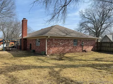 6919 E 74th St, Tulsa, OK 74133 photo 2