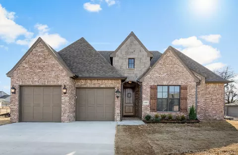 14502 E 79th St N, Owasso, OK 74055