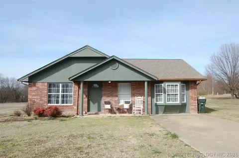 608 Pine St, Henryetta, OK 74437