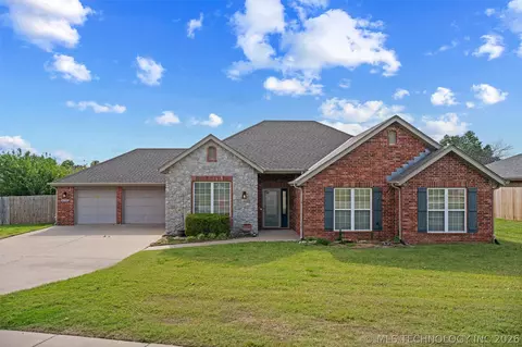5712 Hazel Rd, Bartlesville, OK 74006