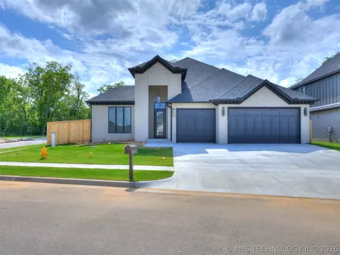 11264 S Fir Ave W, Jenks, OK 74037