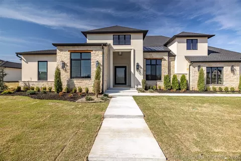 411 W 139th St S, Bixby, OK 74008