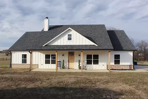 318 Twin Creeks Ln, Pryor, OK 74361