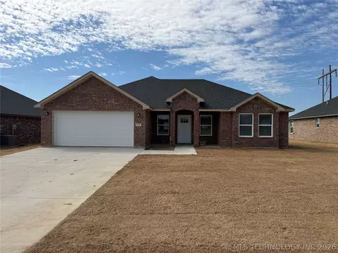 3139 Secretariat St, Durant, OK 74701