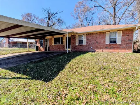 101 Beta Cir, Roland, OK 74954