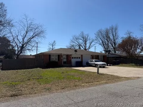 1342 E 55th Pl, Tulsa, OK 74105 photo 2