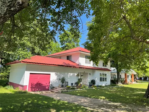 307 NE A St, Antlers, OK 74523