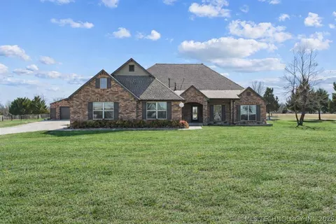 3398 E 426 Rd, Oologah, OK 74053