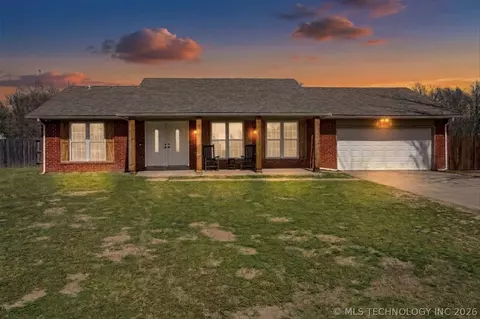 21819 W 12th St S, Sand Springs, OK 74063