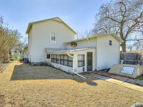 Exterior - 1123 E 9th St, Okmulgee, OK 74447 photo 15 of 18