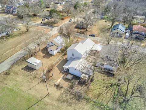 View/Area - 1123 E 9th St, Okmulgee, OK 74447 photo 3 of 7