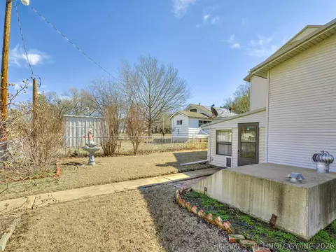 Exterior - 1123 E 9th St, Okmulgee, OK 74447 photo 6 of 18