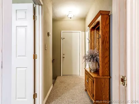 Entry Way - 1123 E 9th St, Okmulgee, OK 74447 photo 4 of 6