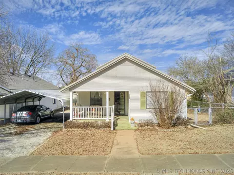 Exterior - 1123 E 9th St, Okmulgee, OK 74447 photo 7 of 18
