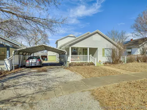 Exterior - 1123 E 9th St, Okmulgee, OK 74447 photo 9 of 18