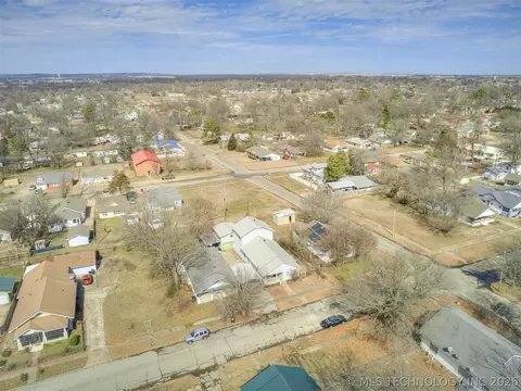 View/Area - 1123 E 9th St, Okmulgee, OK 74447 photo 4 of 7