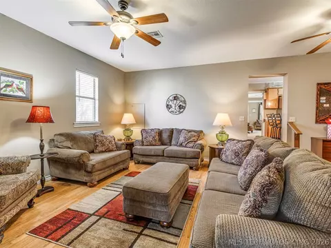Living - 1123 E 9th St, Okmulgee, OK 74447 photo 3 of 9