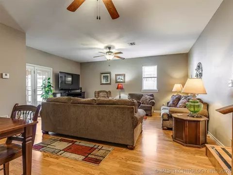 Living - 1123 E 9th St, Okmulgee, OK 74447 photo 1 of 9
