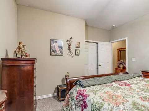 Bedroom - 1123 E 9th St, Okmulgee, OK 74447 photo 6 of 11