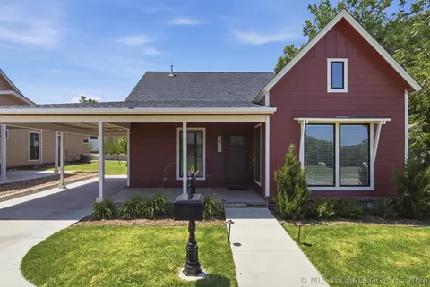 210 S Bluff Street B, Catoosa, OK 74015