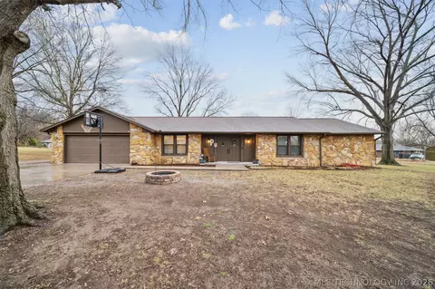 24465 S Orange Cv, Claremore, OK 74019