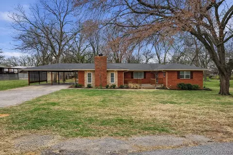 604 E 22nd St, Tishomingo, OK 73460